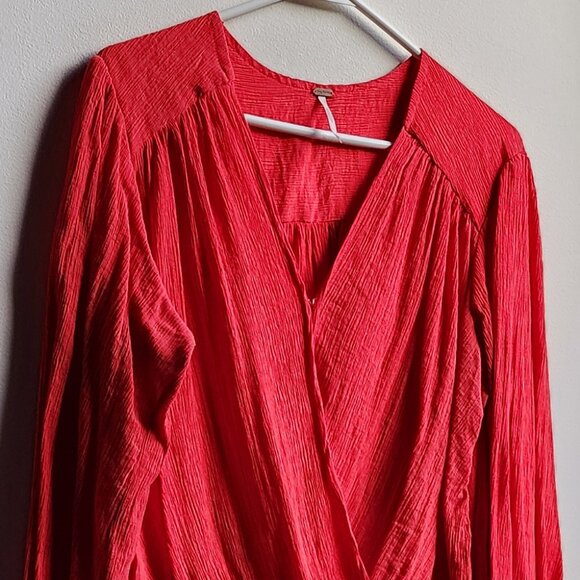Free People Bright Red/Orange V-Neck Crossover Blouse Size Medium - Picture 2 of 16